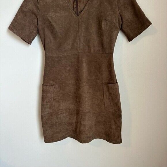 Sadie & Sage Brown Faux Suede Short Sleeve Mini Dress Size Small - Picture 3 of 10